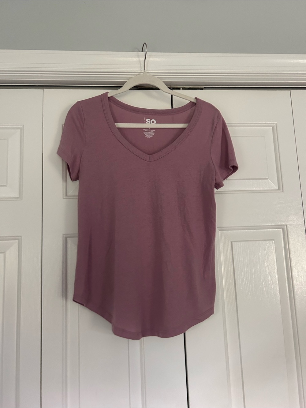 SO Dusty Mauve V-Neck Short Sleeve Tee